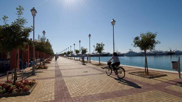 Seaside Apartment In Flisvos Marina Atena Exterior foto